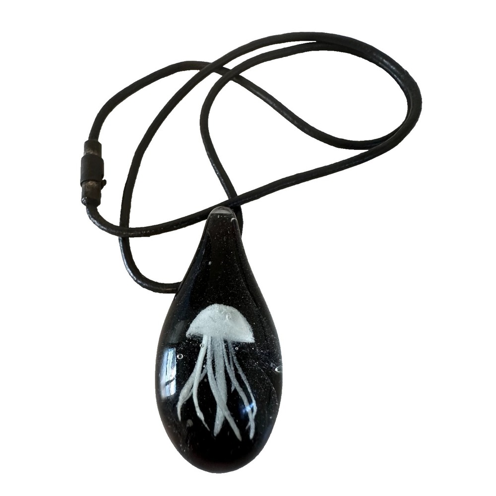 Glass Squid Pendant Necklace Silver Tone Push Lock Clasp Stunning Leather